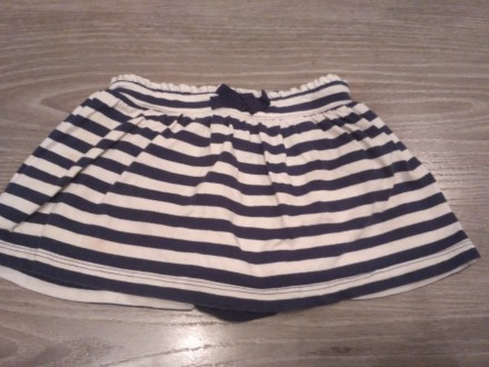 Продам полосатую юбку Baby Gap, 6-12 месяцев, с трусиками, большемерит, одевали . . фото 2