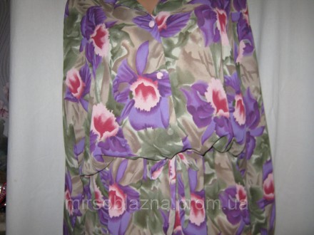  Женская блуза в цветах Etam б/у (сэконд-хенд). Ткань 100% полиэстер, на ощупь ш. . фото 4