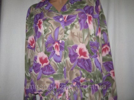 Женская блуза в цветах Etam б/у (сэконд-хенд). Ткань 100% полиэстер, на ощупь ш. . фото 2