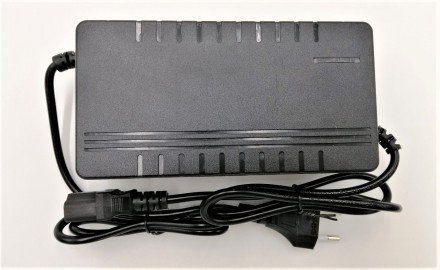 Зарядное устройство для литиевых АКБ Instrade 72V 5A
Технические характеристики:. . фото 2