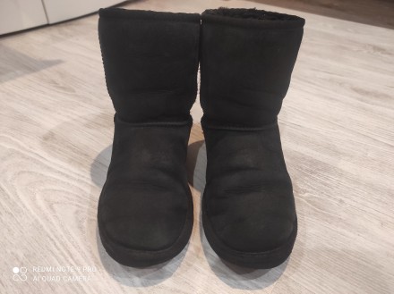 Продам зимові UGG Original, розмір 34, 22,5 см. Стан хороший (все ціле, але треб. . фото 2