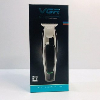 Машинка для стрижки волос VGR V-030 легкая и компактная, почти не ощущается в ру. . фото 3