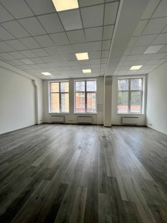 В новом БЦ по ул.Глубочицкая,17 продаётся офис 100.2.кв. Офис расположен на шест. . фото 11