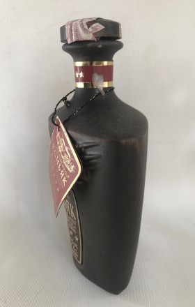 Коньяк Дорошенко пляшка кераміка.
Висота 19.5 см. Об'єм 0.5 л.
Нова, вигл. . фото 4