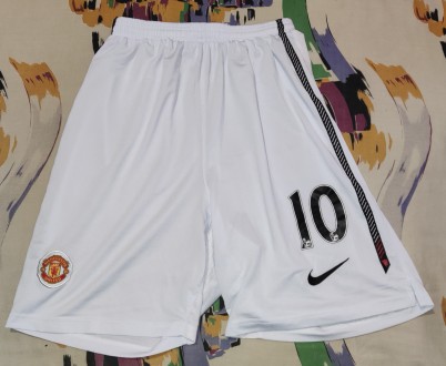 Футбольные шорты FC Manchester United, размер-М, пояс 32-40см, длина-52см, без к. . фото 2