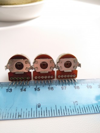 Продам новые резисторы сдвоенные переменные R1616G-AD1-A50K из Китая.

Основны. . фото 8