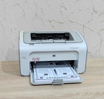 В продаже лазерный принтер HP LaserJet P1005 белого цвета. Краткое видео работы . . фото 2
