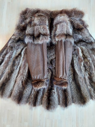 Предлагаем Вам купить красивое пальто, шубу из натурального меха енота и кожи. С. . фото 11