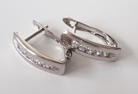 Позолоченные серьги Xuping Jewelry инкрустированы цирконами, английская застежка. . фото 3