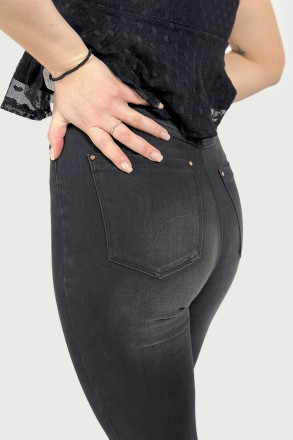 Облегающие женские джинсы из мягкого смесового хлопка. Хлопок делает материал бо. . фото 6