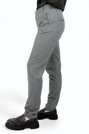 
Классические женские брюки. Повседневная модель, слегка зауженная к низу, с зас. . фото 4