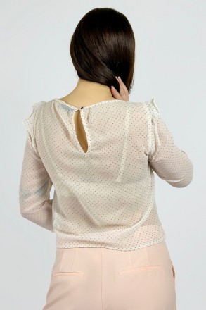 
Летняя блузка с мелким принтом от испанского бренда Bershka. Модель с рукавом 3. . фото 5