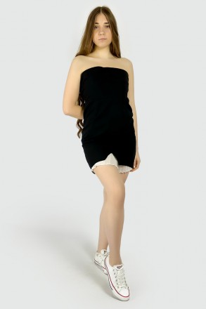 Короткое платье с прямым верхом и открытыми плечами. Модель с плиссированной вст. . фото 3