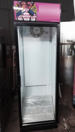 Холодильна вітринна шафа вертикальна б/в, перевірена, гарантія
Все в комплекті,. . фото 4