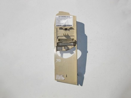 
Пластиковая накладка правой обшивки стойки "B" длярегулировки ремня безопасност. . фото 3