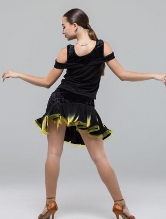 Спідниця з бахромою для латинських танців. Спідниця виготовлена з асиметричною в. . фото 3