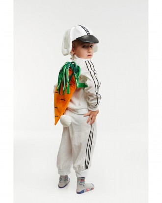 Детский карнавальный костюм "Зайка" белый
Карнавальный костюм Заяц спортсмен. В . . фото 2