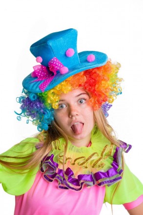 
У карнавальний костюм Клоунесси входить:
	Кофта
	Спідниця
	Головний убір
	Комір. . фото 5