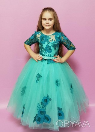 Нарядное праздничное выпускное детское платье с пышной юбкой ,украшено аппликаци. . фото 1
