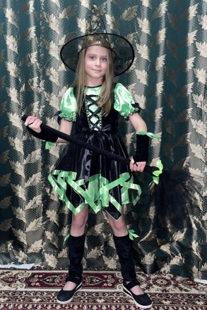 Дитячий карнавальний костюм для дівчинки «ВЕДЬМЕНОЧКА».
Основна тканина: атлас;
. . фото 6