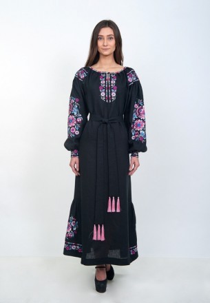 
Длинное черное платье из льна с цветочной вышивкой в ​​пурпурных, розовых, голу. . фото 4