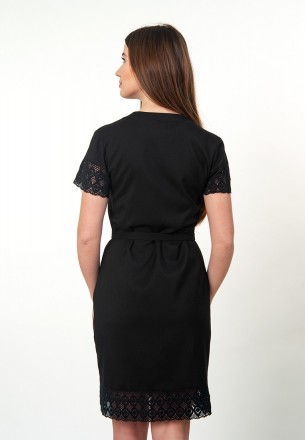
Современное черное платье в стиле рубашки с вышитыми розовыми розами.
Короткие . . фото 5