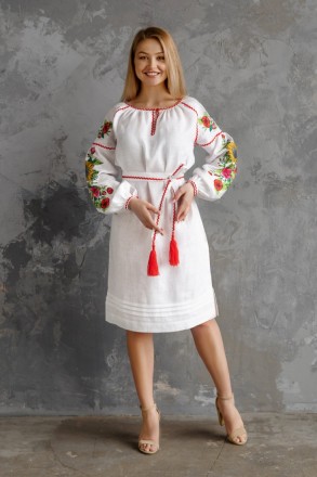 
Эксклюзивное платье из натурального льна с вышивкой в ​​виде крупных подсолнухо. . фото 2