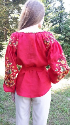 
Женская вышиванка из натурального льна насыщенного красного цвета.
Вышивка в ви. . фото 3