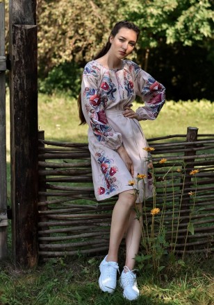 
Плаття з льону. 
Оригінальний квітковий орнамент у стилі петриковського розпису. . фото 2