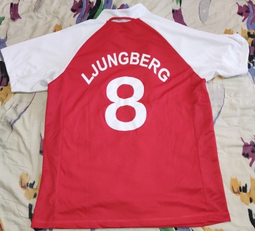 Ретро футболка FC Arsenal London, Ljungberg, размер-М, длина-67см, под мышками-5. . фото 3