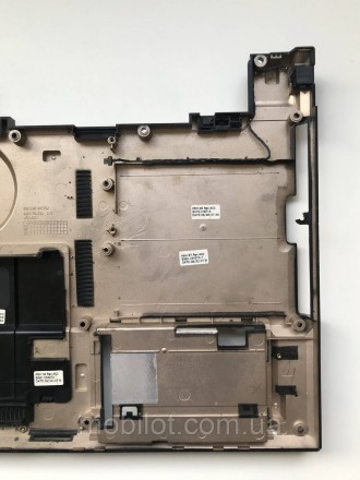 Часть корпуса поддон и стол к ноутбуку Samsung R40Plus. Есть повреждение и следы. . фото 8