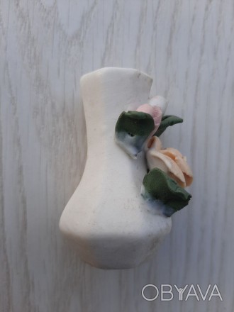 Винтажная керамическая фигурка Вазочка с цветами (Германия)
