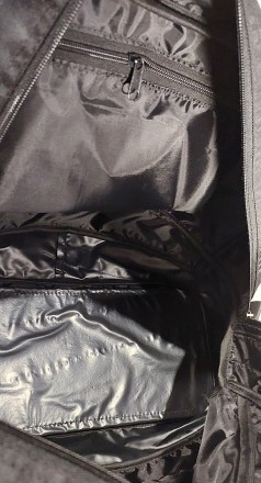 Дорожная сумка полукруг с увеличением размера
	одно основное отделение на молнии. . фото 10