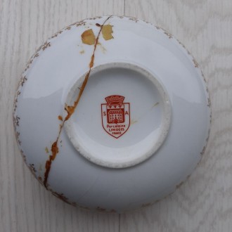 Фарфоровая шкатулка с позолотой Porcelaine Limoges France (Винтаж, Франция)

Д. . фото 7