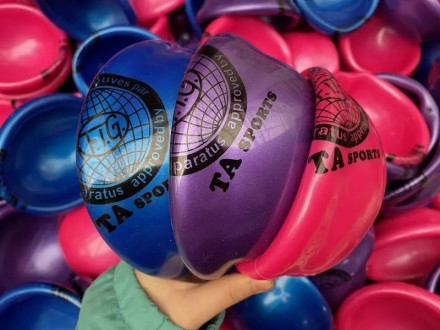 Мяч для художественной гимнастики диаметр 15 см. матовый фиолетовый цвет.
Матовы. . фото 6