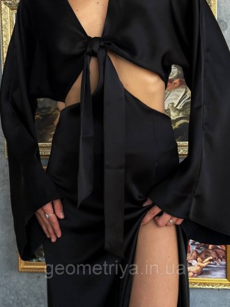
Шелковое платье с вырезом на ноге черного цвета
Параметры:
S: ОГ 84-88 см, макс. . фото 6
