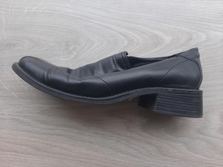 Мужские кожаные туфли s.Oliver (Германия)

Размер 41
Длина подошвы по изгибу . . фото 3