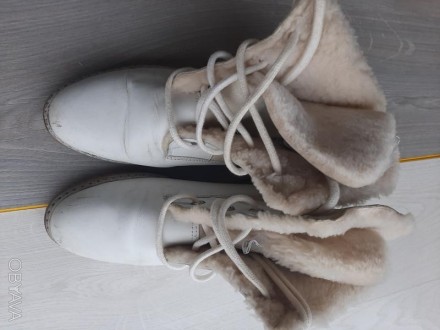 Кожаные белые ботинки с натуральным мехом Sohle Synthetik (Италия)

Рамер 39
. . фото 3