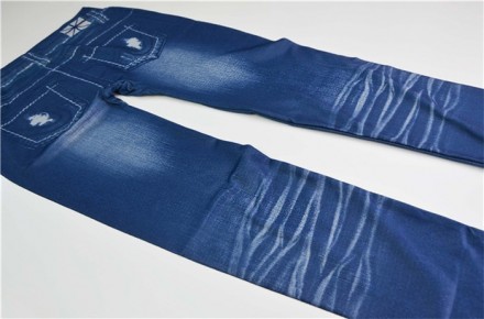 Рваные джинсы давно уже прописались в гардеробе самых смелых модниц, они всегда . . фото 4