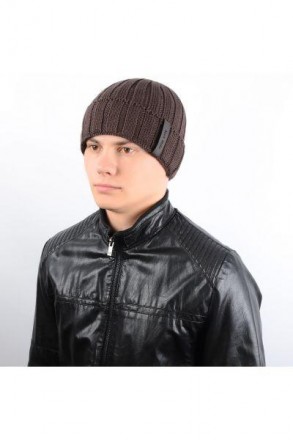 Теплая мужская шапка с подворотом, выполнена из шерсти с добавлением полиэстера . . фото 3