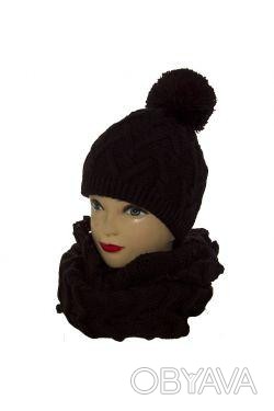 Очень теплый зимний комплект в который входят вязаные шапка и шарф-хомут, выполн. . фото 1
