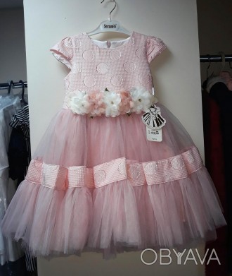 Шикарное праздничное платье
верх украшен цветами, 
юбка состоит из двух слоев фа. . фото 1