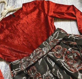 Сукня з спідницею зі складками, верхня частина виробу - мармуровий оксамит. Спід. . фото 3