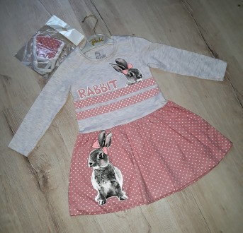 Дитяча сукня для дівчаток прикрашена горошком, зайчиком та написами, в комплекті. . фото 2