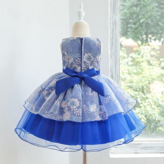 
Дуже красива ошатна сукня
два шари фатину, атласний і котоновий спідниці, єврос. . фото 5