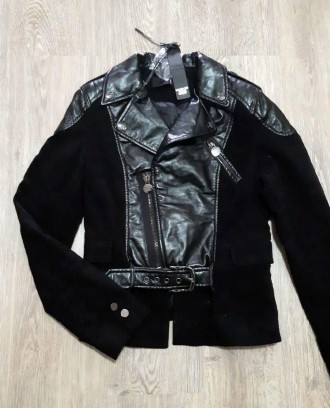 Чёрная комби куртка косуха замш + эко кожа
	р S Замеры: плечи 37 см, рукав 61 см. . фото 2