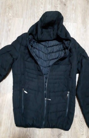 Легка і тонка куртка демісезон , Німеччина розмір М
Колір темно-синій
виміри на . . фото 6