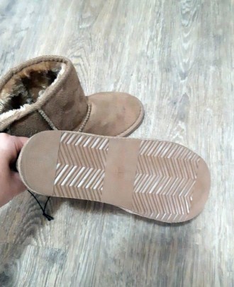 Взуття дитяче уги OVS Італія, осінь-зима
Підошва не ковзна.
	Розмір 30 -устілка . . фото 5
