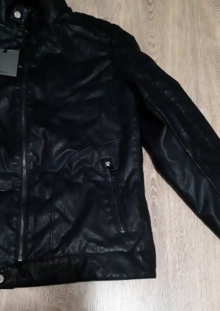 Стильная качественная итальянская куртка от бренда Sorbino
Спереди 2 кармана на . . фото 5