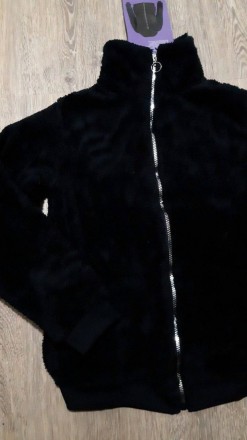 Тепла плюшева кофта на блискавці з капюшоном
Тканина - махра двостороння
на р. М. . фото 3